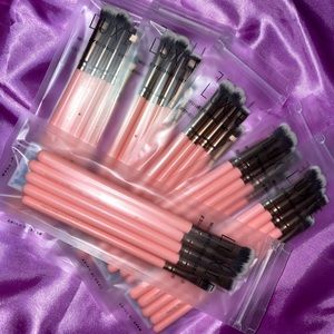 Luxie Eyeconic Brush Set (sold individually)